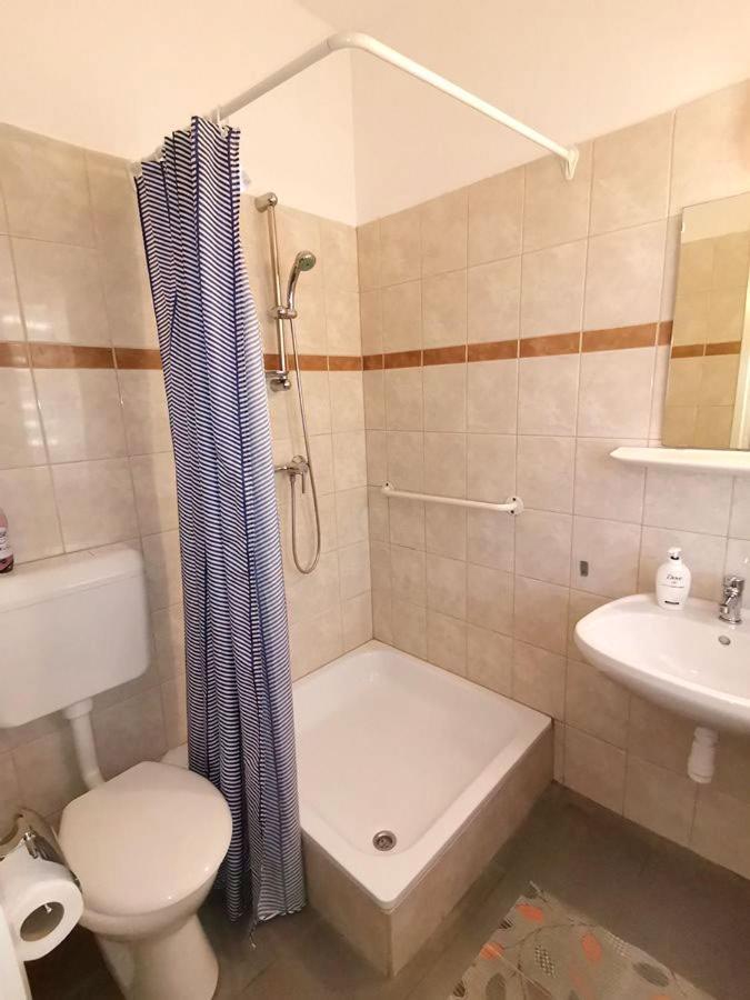 Bed and Breakfast Kamilla Panzio Es Rendezvenyhaz Balmazújváros Zewnętrze zdjęcie