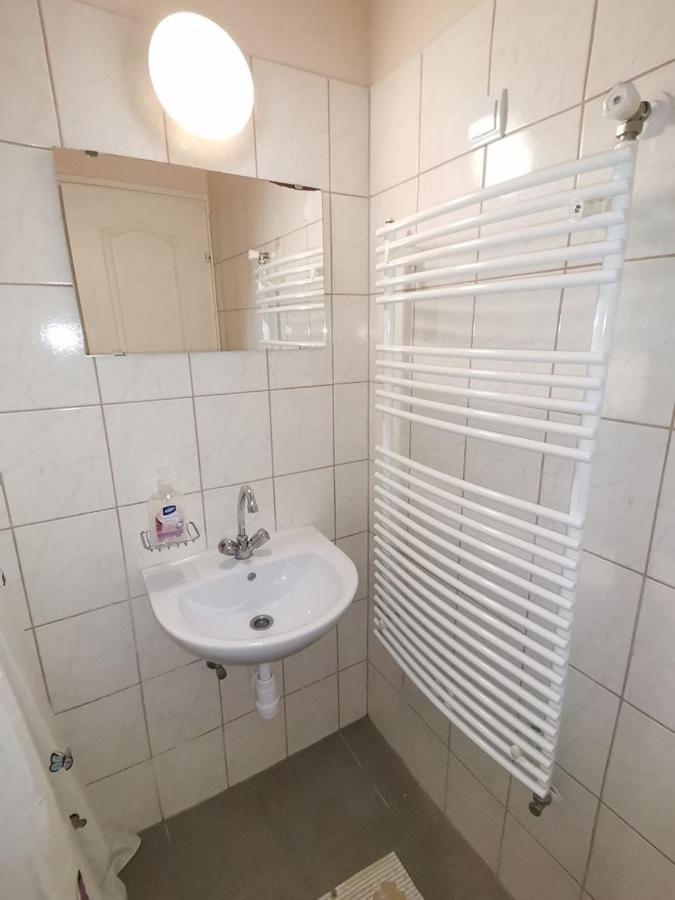 Bed and Breakfast Kamilla Panzio Es Rendezvenyhaz Balmazújváros Zewnętrze zdjęcie