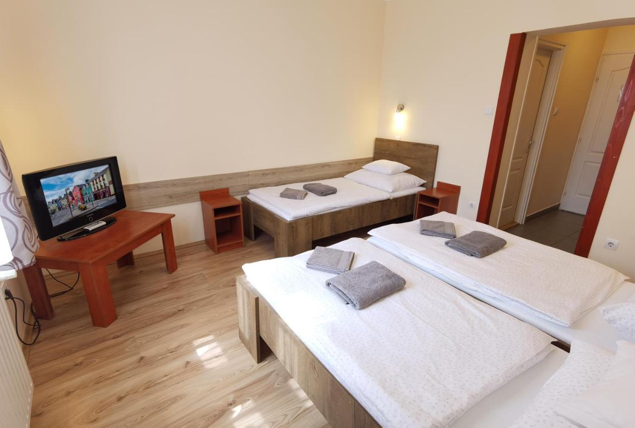 Bed and Breakfast Kamilla Panzio Es Rendezvenyhaz Balmazújváros Zewnętrze zdjęcie