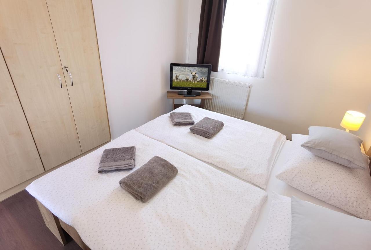 Bed and Breakfast Kamilla Panzio Es Rendezvenyhaz Balmazújváros Zewnętrze zdjęcie