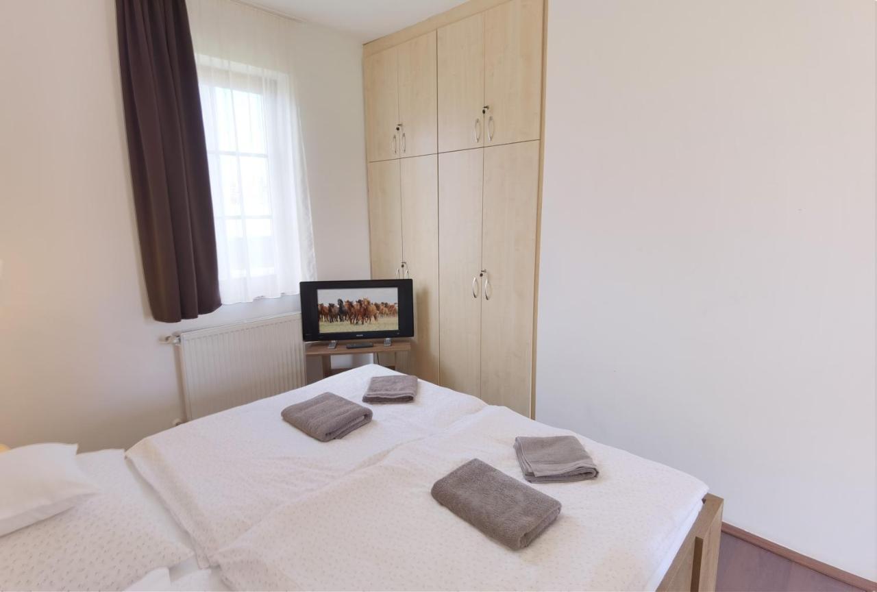 Bed and Breakfast Kamilla Panzio Es Rendezvenyhaz Balmazújváros Zewnętrze zdjęcie